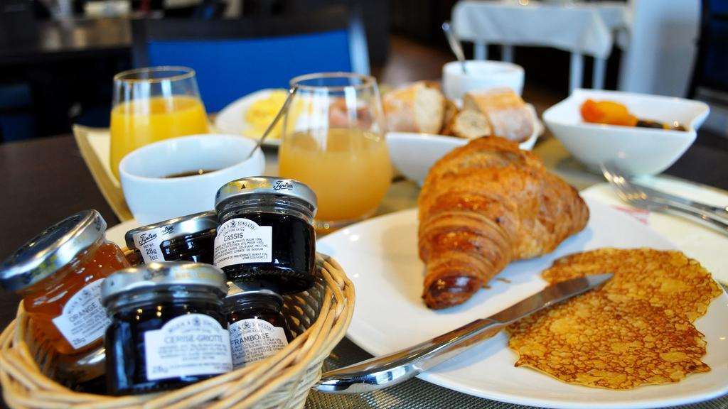 Buc Lounge Hotel Εστιατόριο φωτογραφία